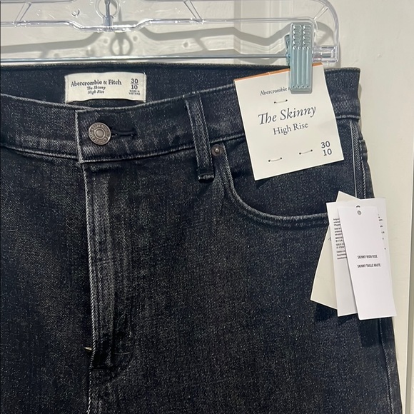 Abercrombie & Fitch Black, High Rise, Skinny Jeans - Picture 4 of 7